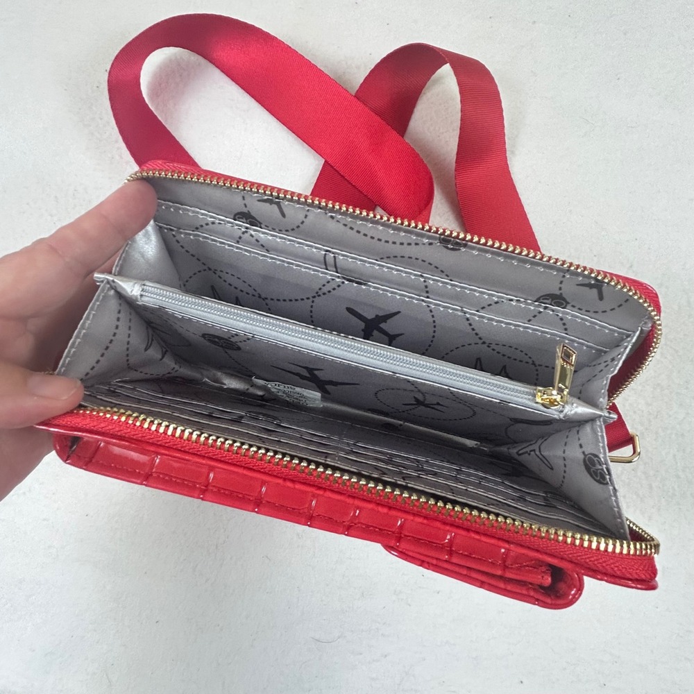 Joy Susan Red Crocodile Embossed Crossbody Wallet Phone Bag Gold Hardware - Picture 2 of 10
